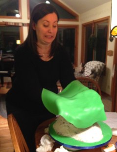 biker cake covering with fondant